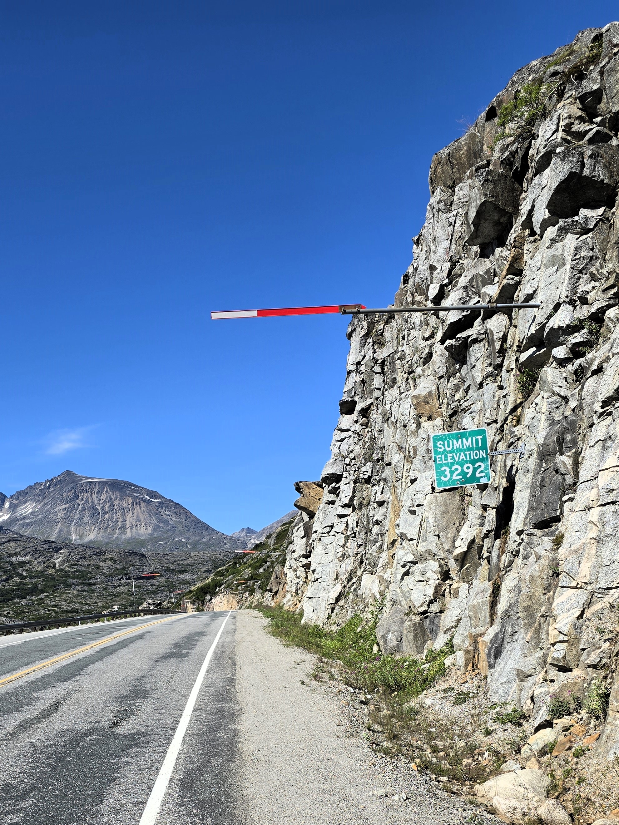 summit of white pass biking klondike highway