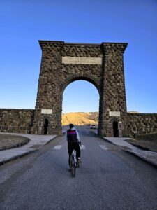Roosevelt arch yellowstone NP